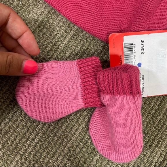 NEW North Face Infant Reversible Beanie & Mitten Set - Bliss Pink - Picture 4 of 7